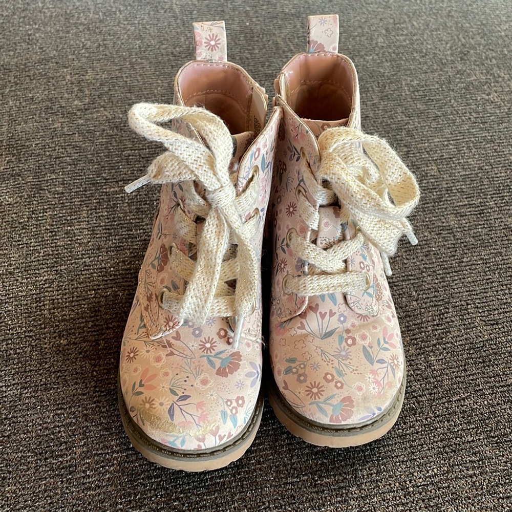 Cat & Jack Floral Boot Size 8